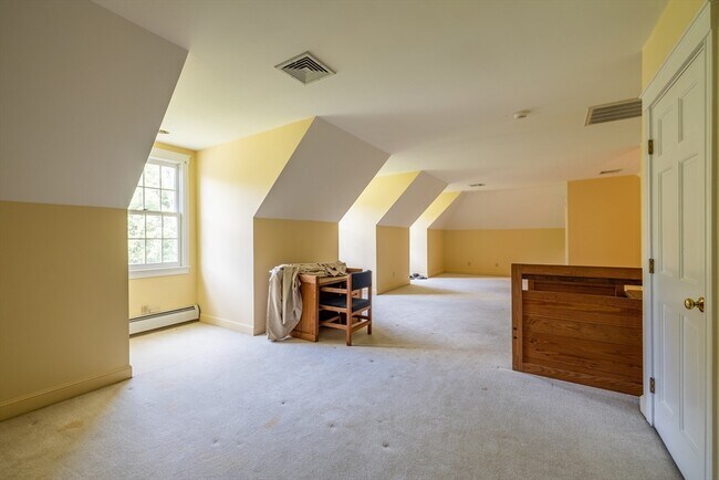 Building Photo - 56 Holt Rd