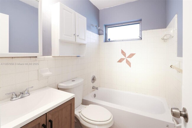 Building Photo - 1504 N 24th Ave
