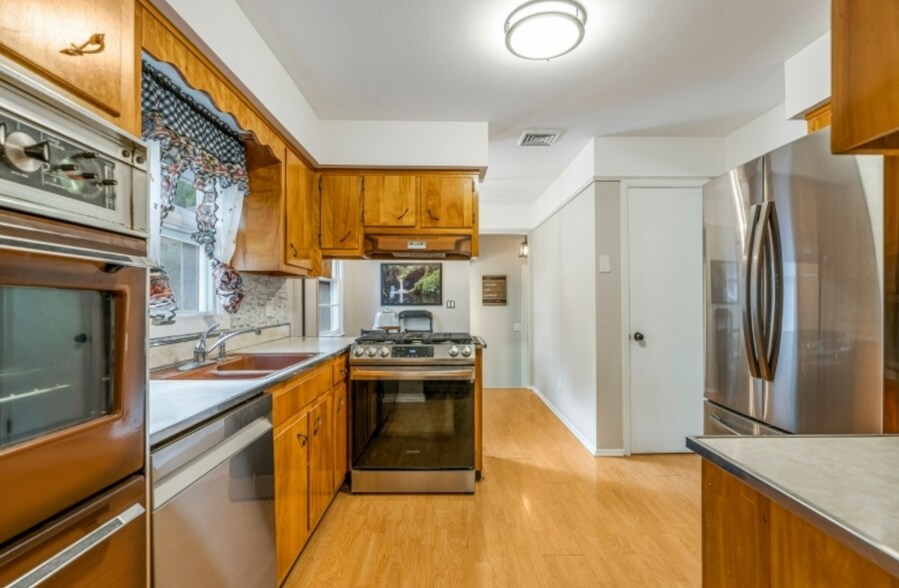 Building Photo - 1015 Buxton Rd