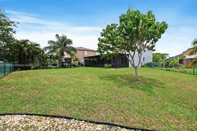 Building Photo - 15376 14th Manor