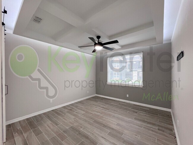 Building Photo - Stunning 3- bed/ 2.5 upgraded luxury townh...