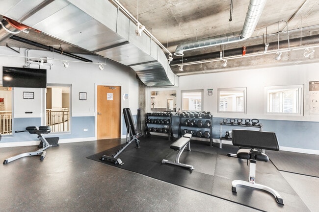 Building Photo - 1000 W Adams St