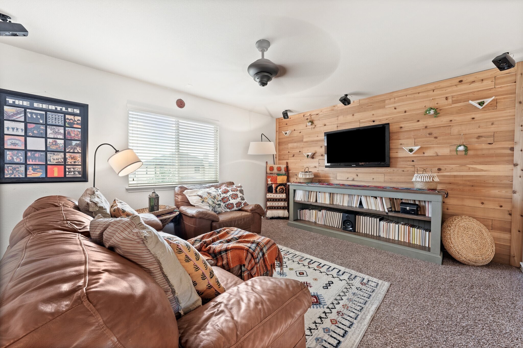 Building Photo - 5516 Pinery Dr