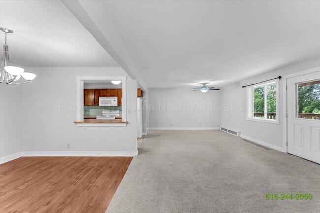 Building Photo - BEAUTIFUL 3 BEDROOM IN ALTO!