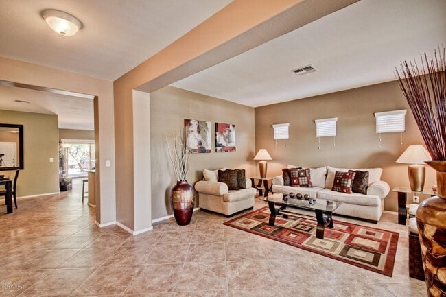 Building Photo - Gorgeous 4 Bed single level home at  Fireside - Norterra