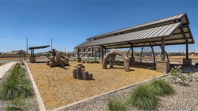 Building Photo - 4017 E Amoroso Dr