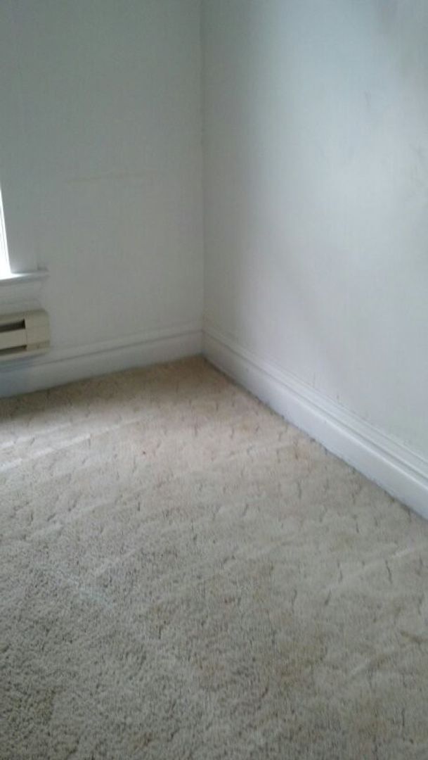 Building Photo - 108 N 28th Ave W