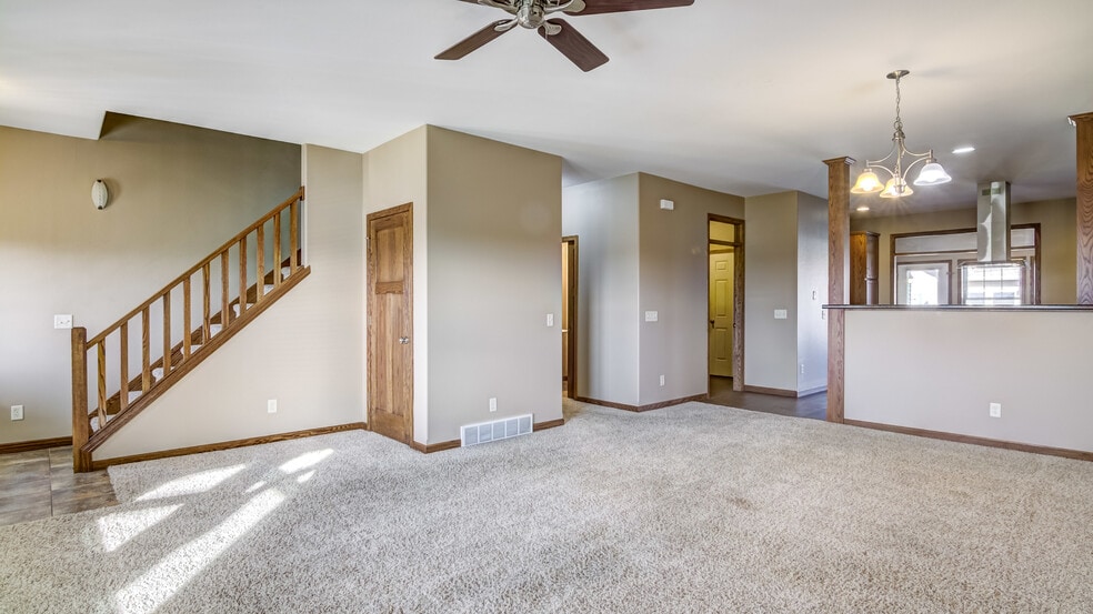 Building Photo - 956 Parkland Dr