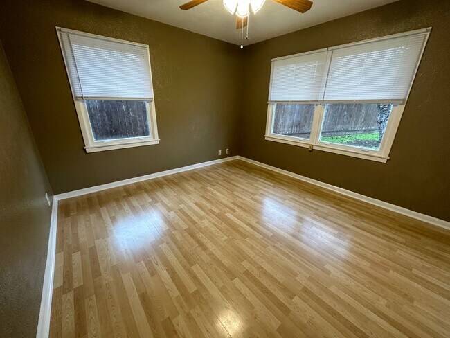 Building Photo - 606 Wilshire - 4/Bed 2/Bath