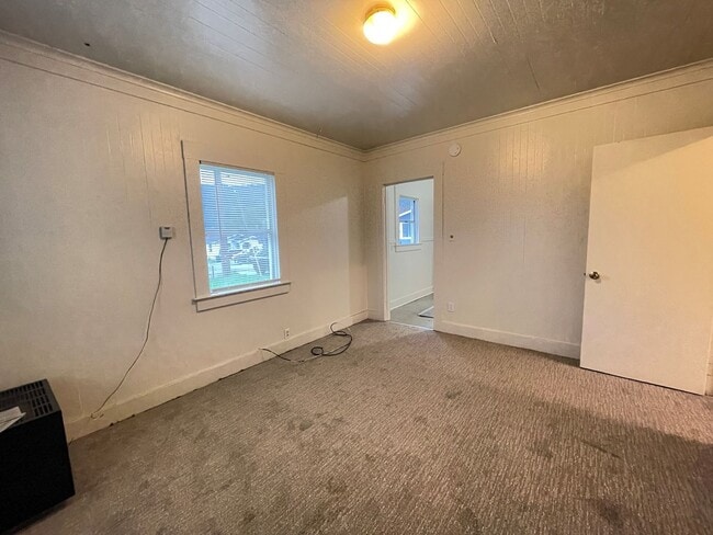 Building Photo - Charming 2 Bedroom, 1 Bathroom Home in Rio Dell, CA