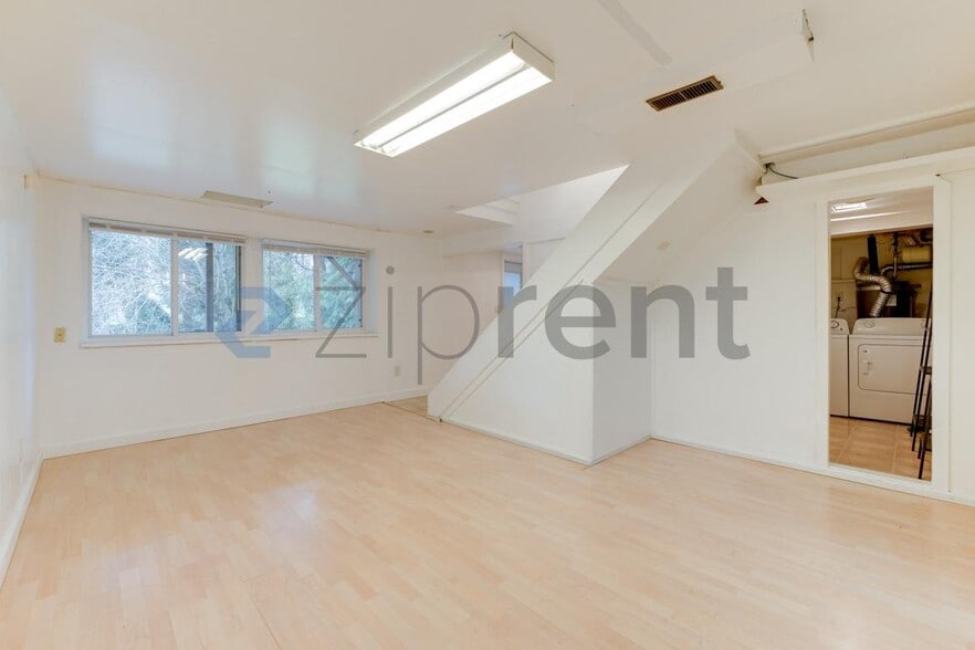 Building Photo - 3733 88th Ave SE