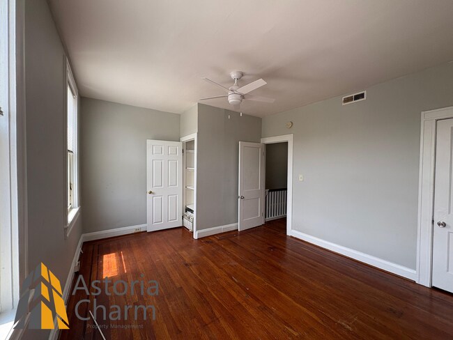 Building Photo - 2756 Pelham Ave