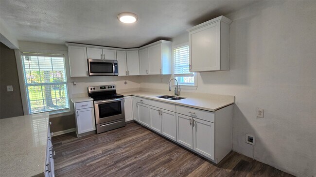 Building Photo - 2717 County Rd 3479B