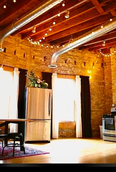 Upgraded stainless steel appliances - 712 S 2nd St