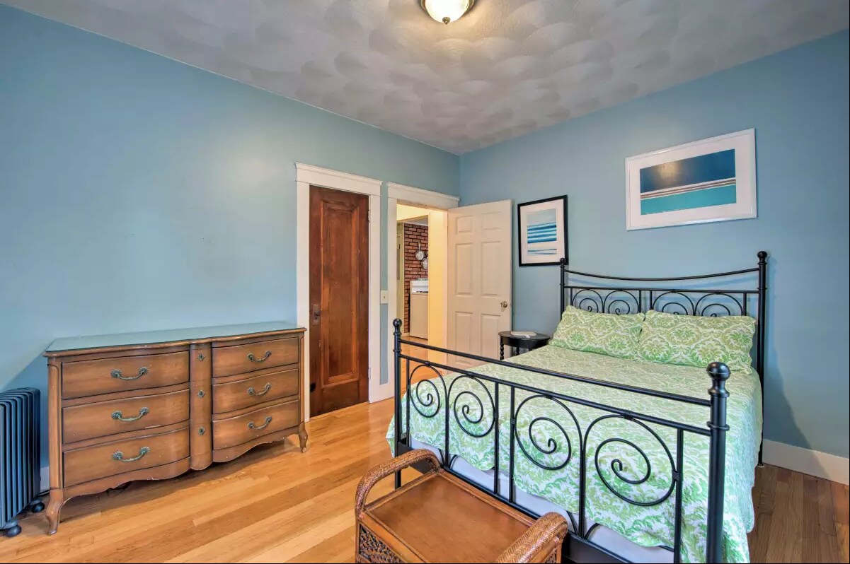 Building Photo - 36 Pembroke Ave