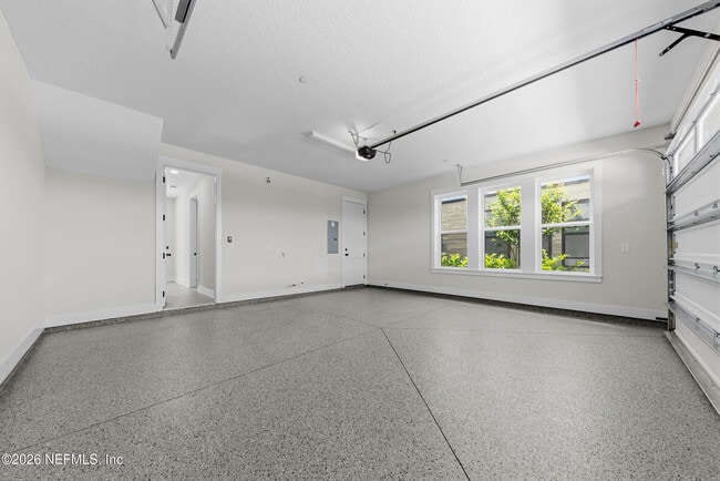 Building Photo - 2054 Prudential Dr