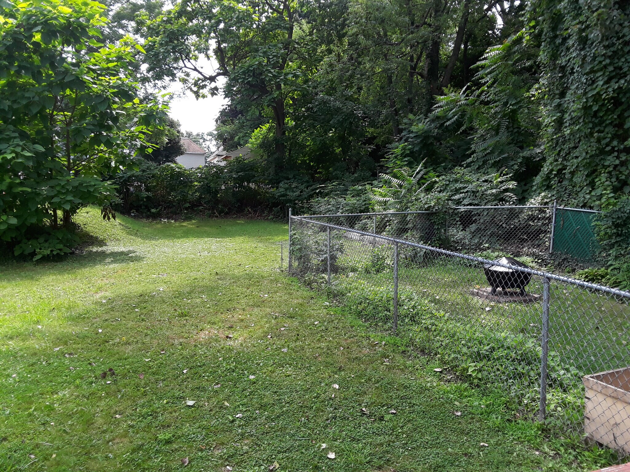 Building Photo - 715 E 4th St