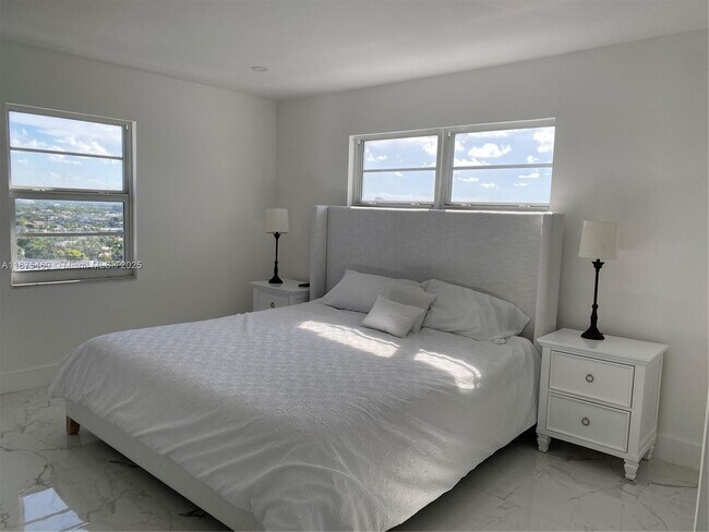 Building Photo - 1500 S Ocean Blvd