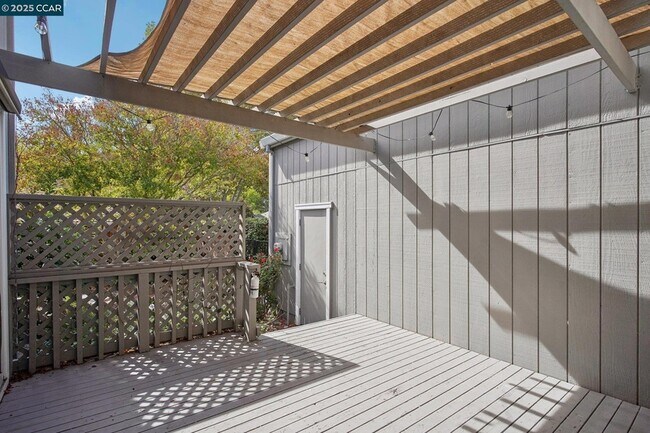 Building Photo - 119 Cypress Point Way
