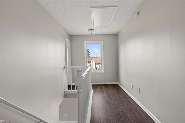 Building Photo - 1716 Chilhowie Cir