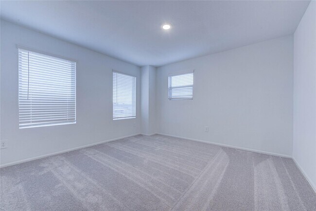 Building Photo - 310 Birch Blossom Path