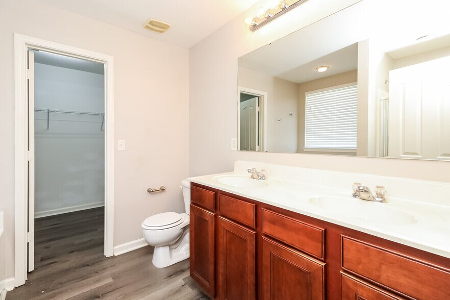 Building Photo - 4002 Chimney Wood Trail