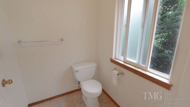 Building Photo - Beautiful 4-Bedroom Home with Custom Finishes & Thoughtful Layout