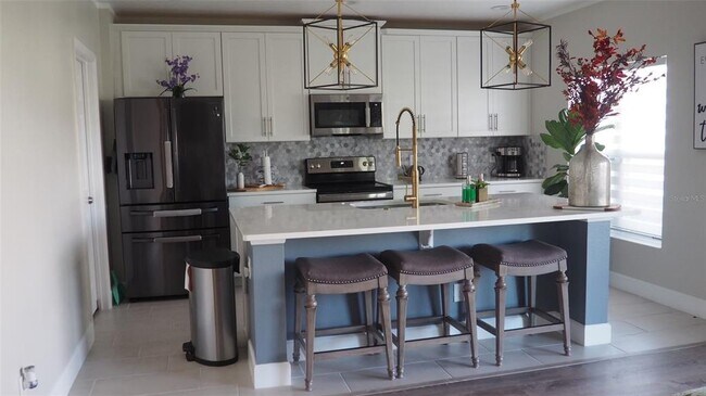 Building Photo - 216 Denali St