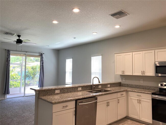 Building Photo - 1050 Grantham Dr