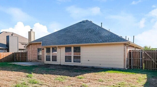 Building Photo - 1724 Green Terrace Dr