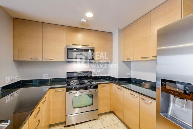 Building Photo - 2 Bedroom Condo Available for Rent in the ...