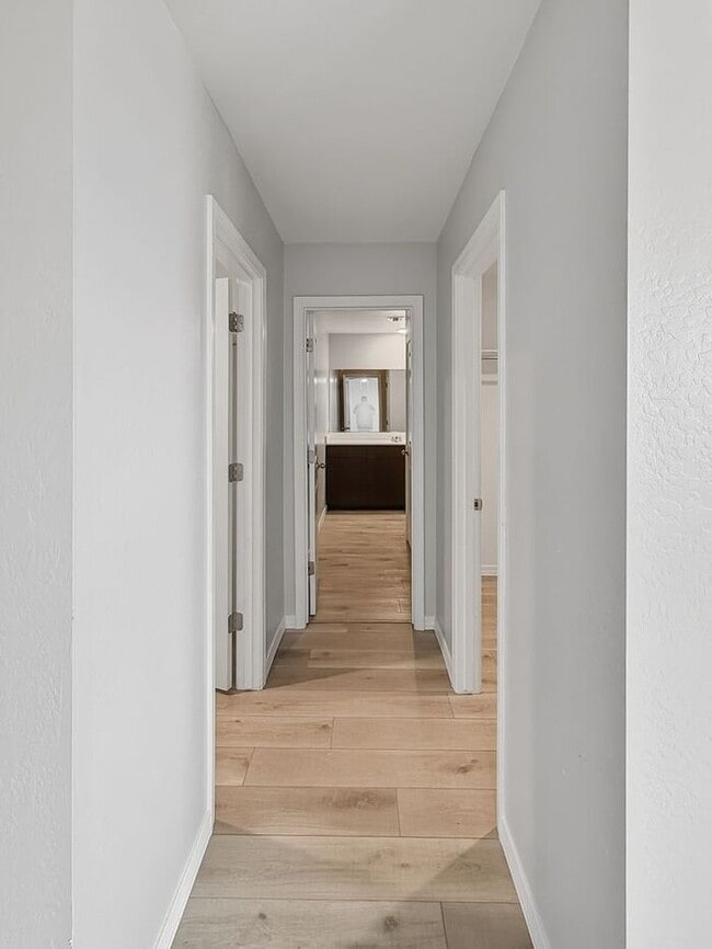Building Photo - Home in Litchfield Park at Canyon Views! 5bd 4.5ba