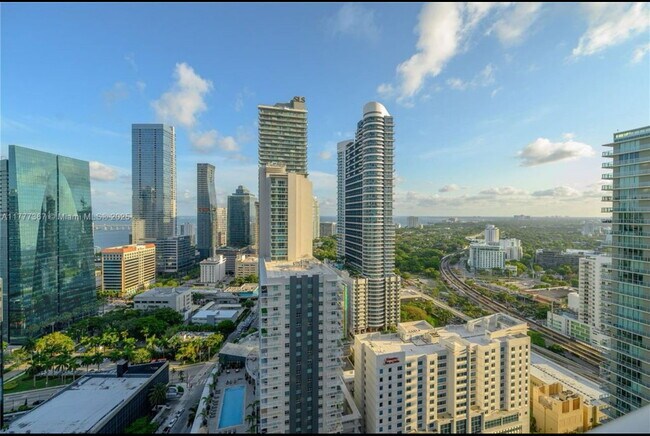 Building Photo - S Miami ave , Miami, FL 33130 - 2 BR 1 BA condo