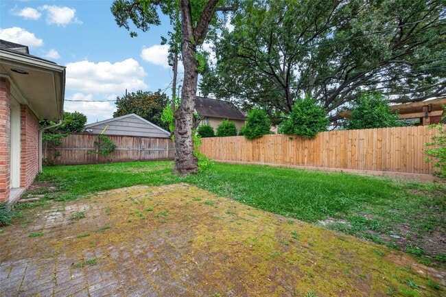 Building Photo - 5643 Piping Rock Ln