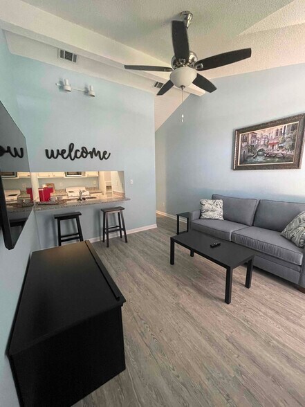 Primary Photo - 503 China's Cove