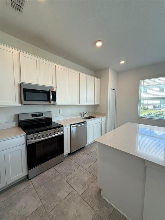 Building Photo - 3266 Laurent Lp