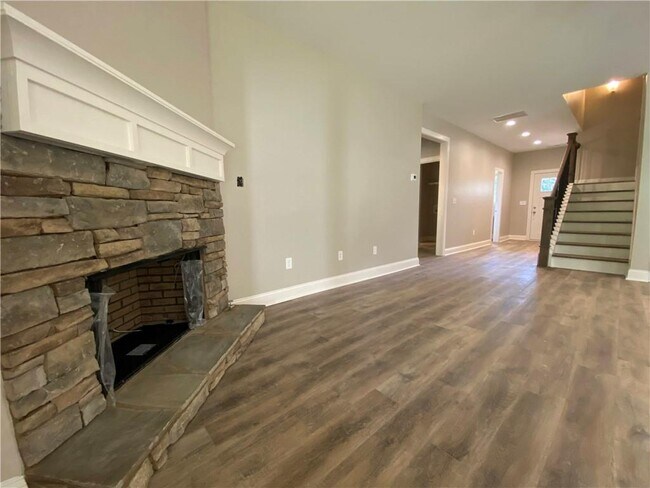 Building Photo - 782 Crooked Creek Dr