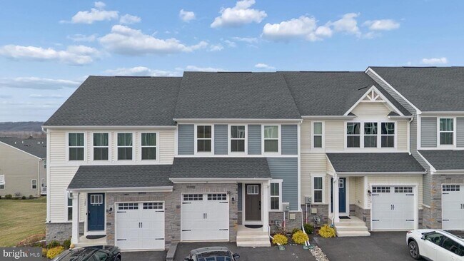 Building Photo - 120 Arden Wy