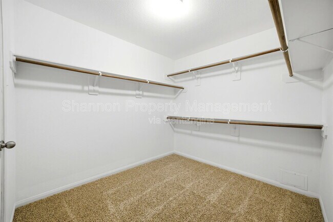 Building Photo - 10322 Urban Oak Trl