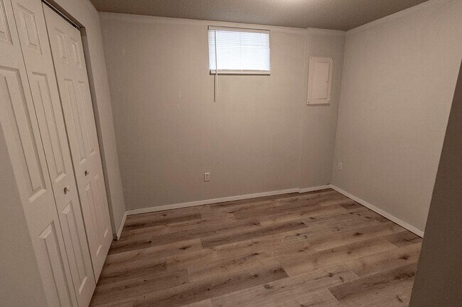 Building Photo - 216 Wheaton Ct