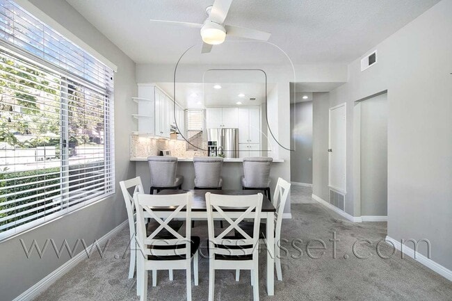 Building Photo - Luxury 2 Bed/2 Bath Condo Home In The Desi...
