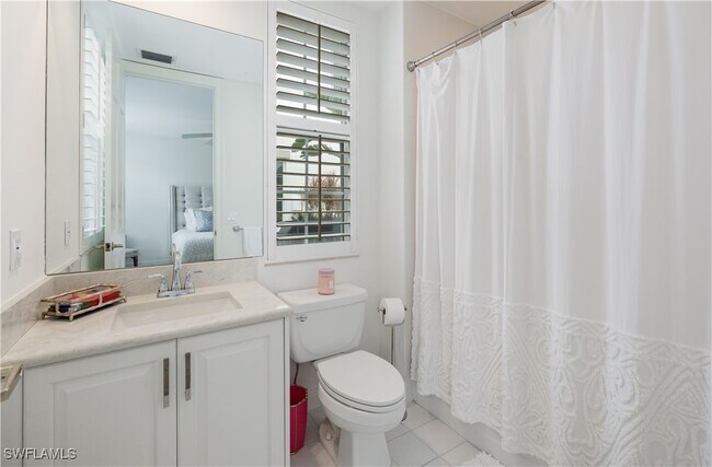 Building Photo - 233 Colonade Cir