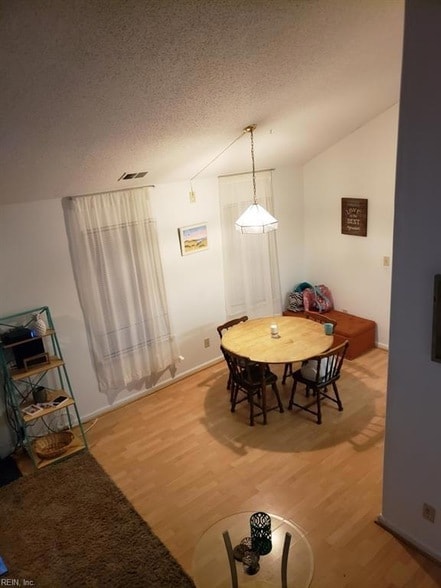 Building Photo - 5080 Gatehouse Way