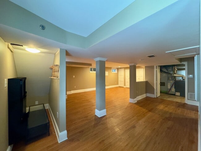Building Photo - 115 E Northern Pkwy