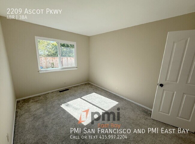 Building Photo - 2209 Ascot Pkwy