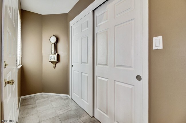 Building Photo - 250 S Ridgedale Ave