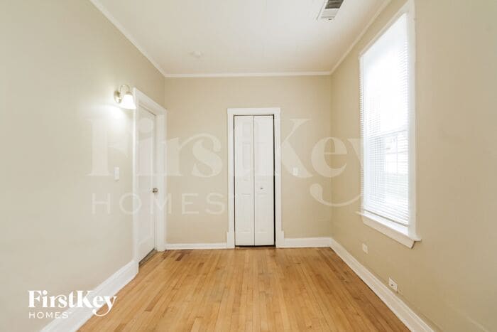 Building Photo - 2738 Ridgeland Ave