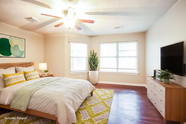 Building Photo - 26967 Crown Haven Ct