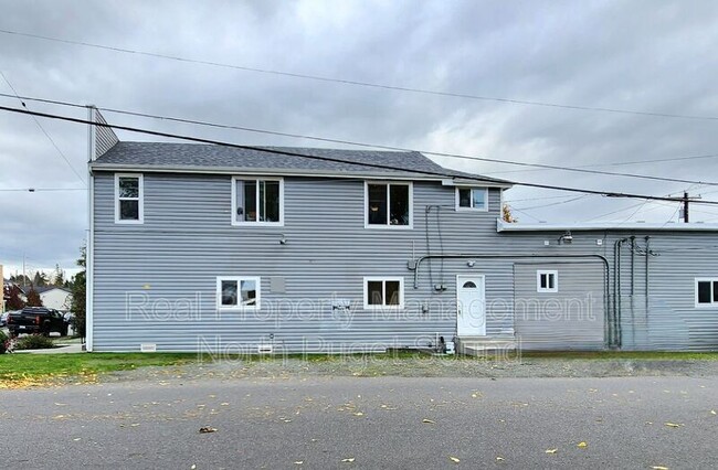 Building Photo - 1502 Walnut St