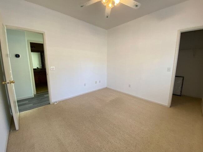 Building Photo - Cozy Home for rent in Visalia